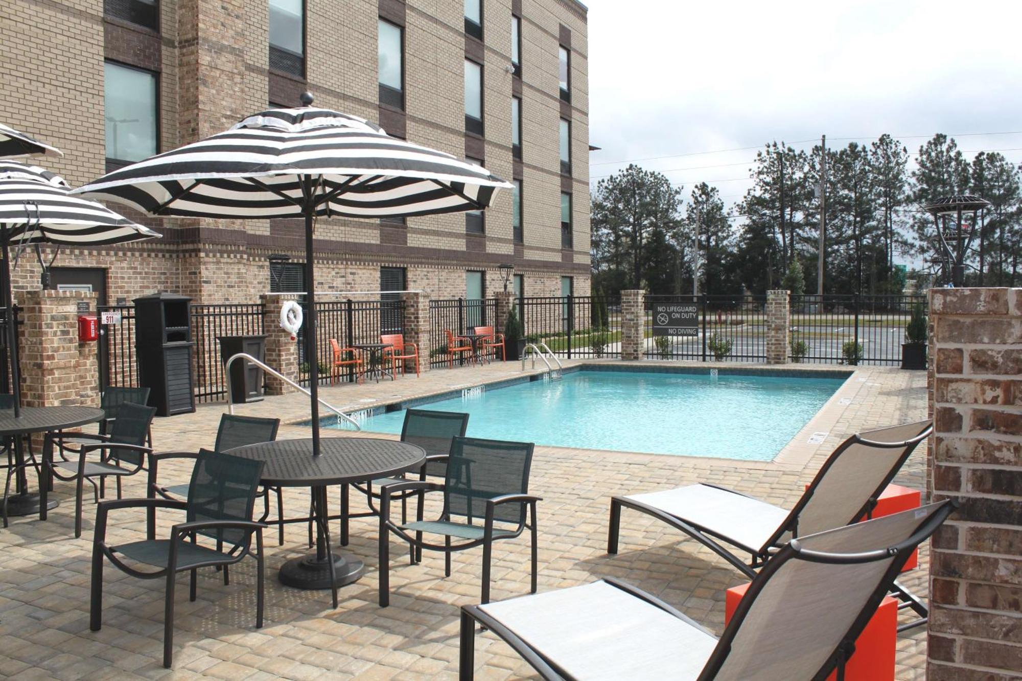 Hampton Inn Forsyth Exterior photo