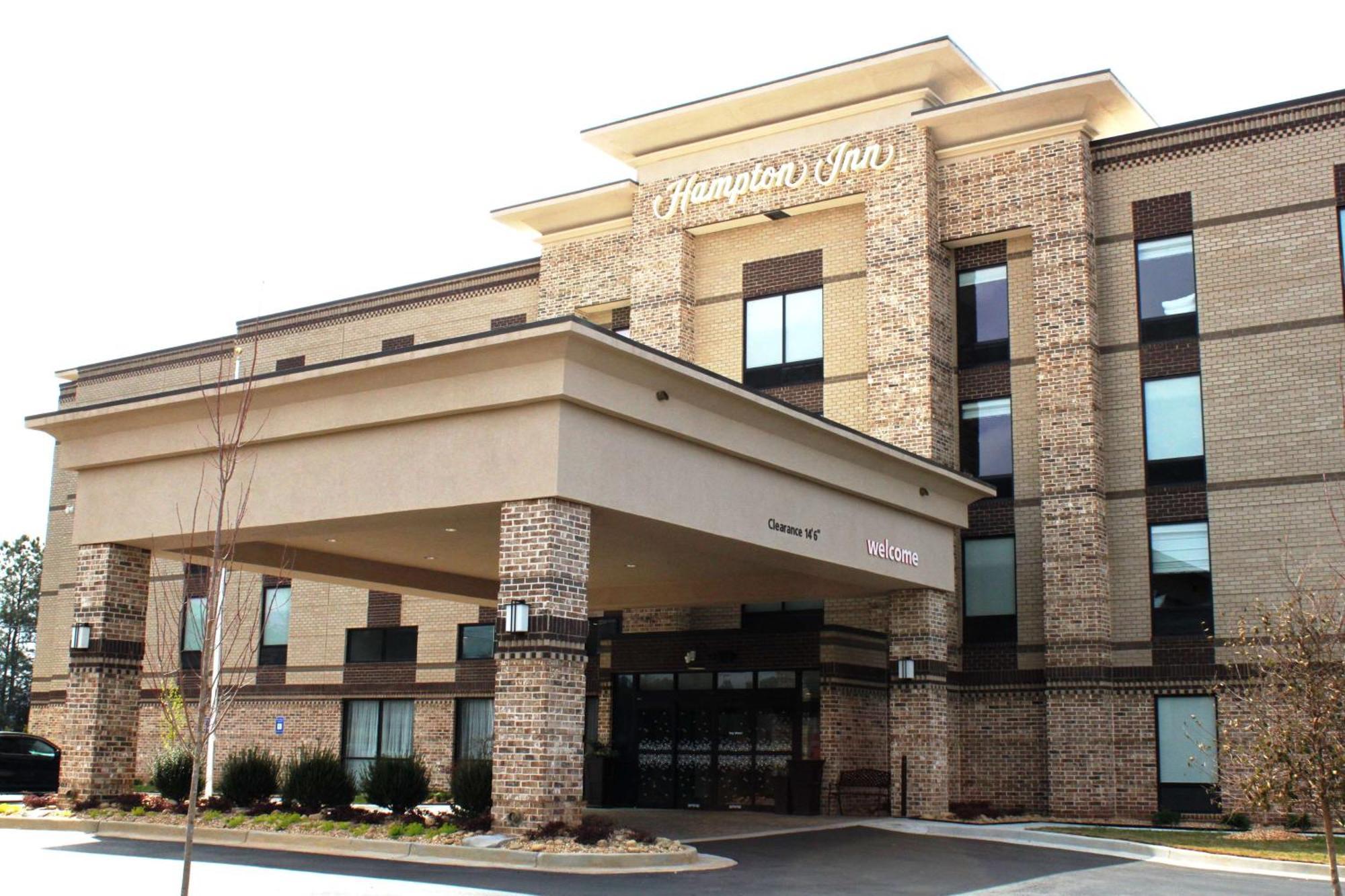 Hampton Inn Forsyth Exterior photo